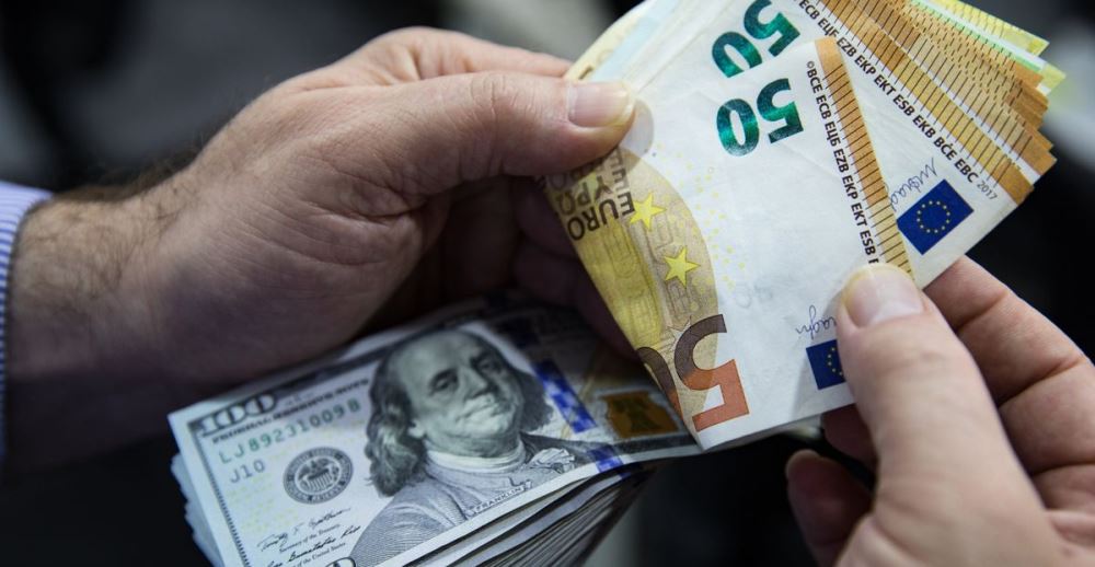 Per here te pare ne 20 vjet, Euro shenon vlere me te ulet se Dollari